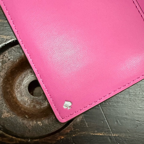 Kate ♠️ Spade Passport & Credit Card Holder - Picture 6 of 8